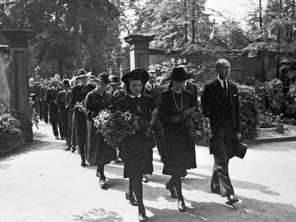 Beerdigung 19487